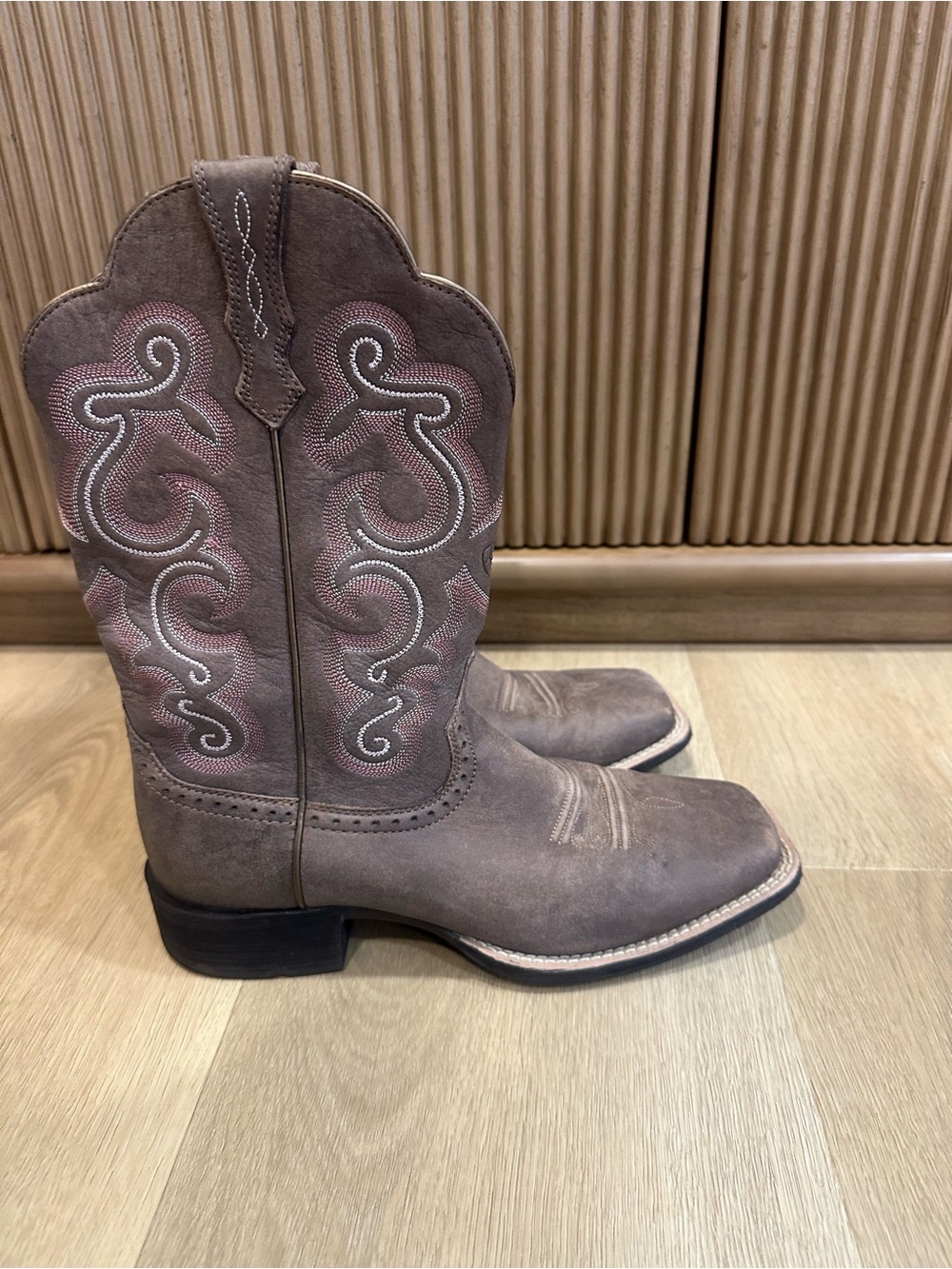 Ariat Women's Quickdraw Western boots Cowboy with Pink size 9.5 B